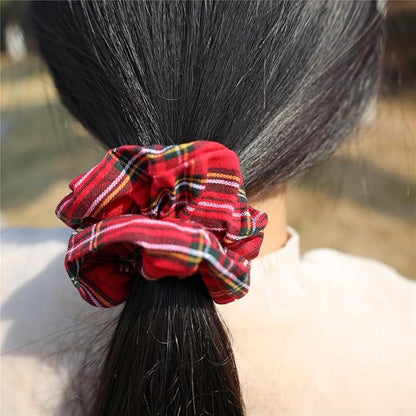Sugarmelon Set of 6 Tartan Bow Hair Clips for Baby Girl and Mom Women Plaid Headbands Scrunchies Scottish Tartan Hair Bows for School Girls (6 pcs Tartan Red)