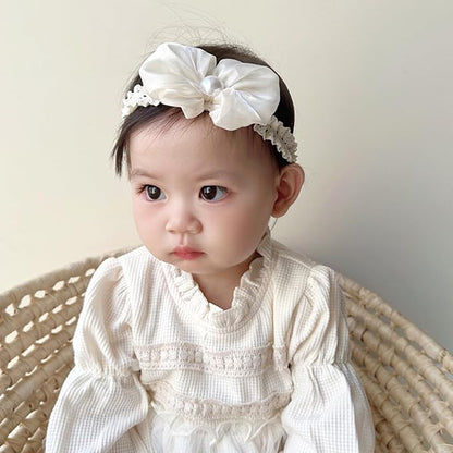 Baby Girls Hairband White Bow Lace Headbands Handmade Soft Stretchy Bowknot Hairbands Newborn Headband with Bows Pearls Elastic Head Band for Newborn Infant(Beige Satin Bow)