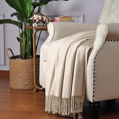 CUDDLE DREAMS Silk Throw Blanket with Hand-Knotted Fringe, Natural, Soft & Breathable (Ivory)