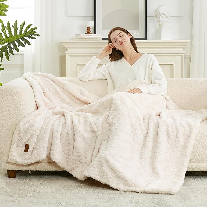 Cozy Bliss Faux Fur Throw Blanket for Couch, Fuzzy Soft Plush Thick Warm Fluffy Reversible Wave Textured Blanket for Sofa Bedroom Living Room, 55 * 70 Inches Cream White